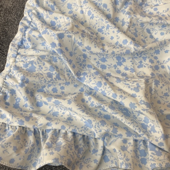 Mable Rushed Front Floral mini Skirt size Small - Picture 2 of 4